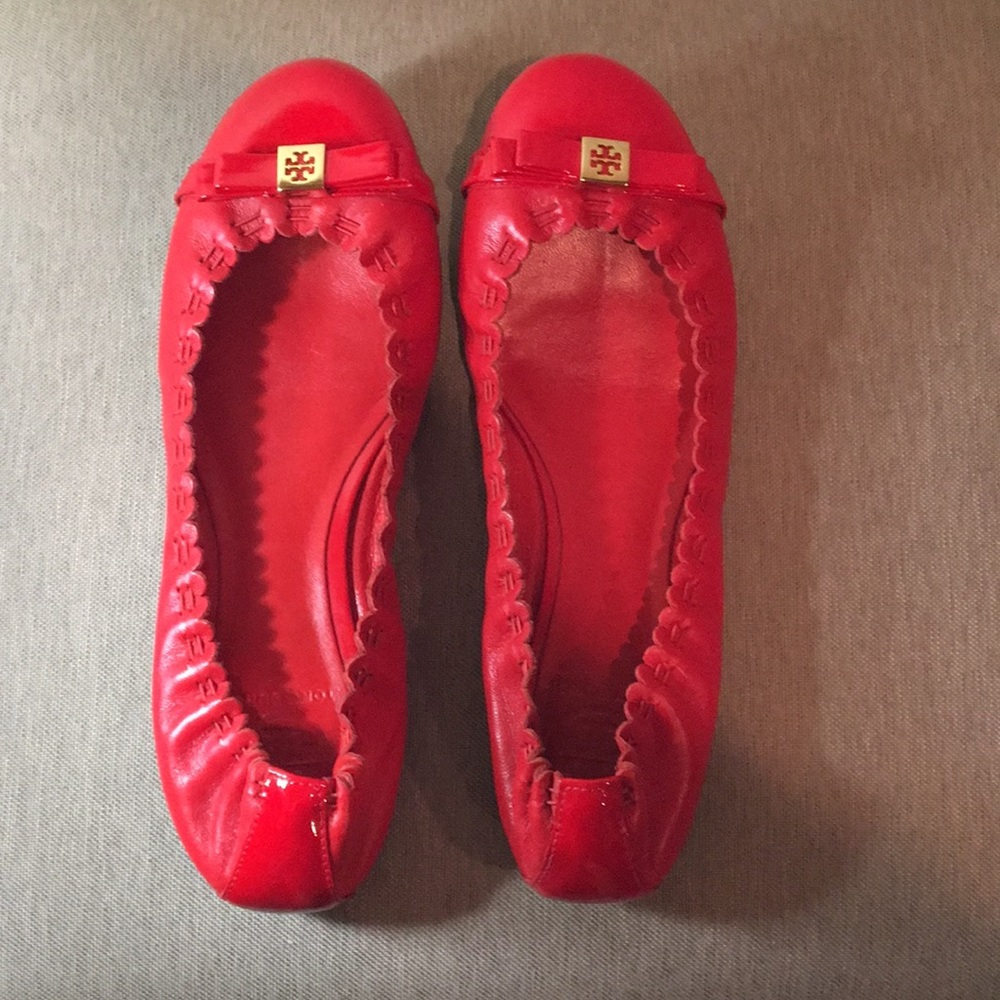 Tory Burch size 8.5 red flats w/gold good used con